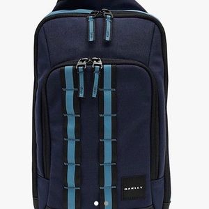 Authentic Oakley Utility One Shoulder Bag